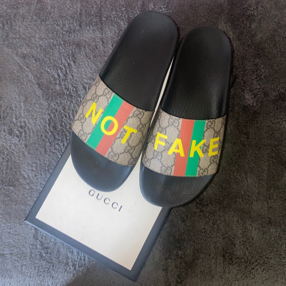 Gucci Ladies Pursuit GG Supreme Slide Sandals